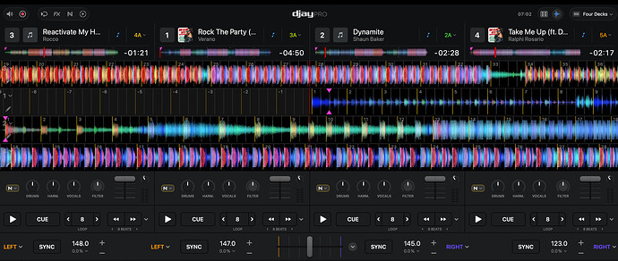 Djay Pro Four decks - waveforms horizontal